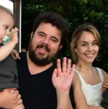 Eser Yenenler eşinin doğum gününü kutladı 'Bana, bizi öğreten kadın