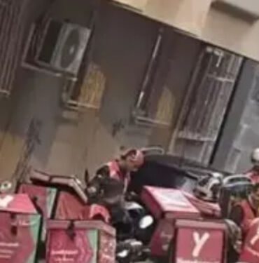 Eski sevgiliden şaşırtan intikam! Kuryeler kapıya toplandı