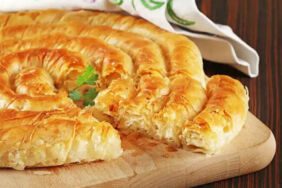 Gelinim Mutfakta çarşaf böreği tarifi… Çarşaf böreği nasıl yapılır