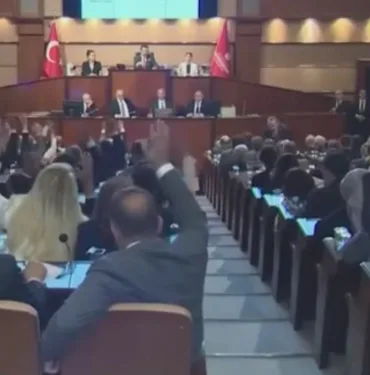 İBB Meclisi'nde önemli anlar AK Parti teklifi oy çokluğuyla reddedildi