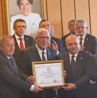 İYİ Parti Genel Başkanı Dervişoğlu mazbatasını aldı