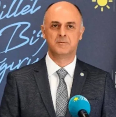 İYİ Parti İzmir Milletvekili Ümit Özlale partisinden istifa etti.