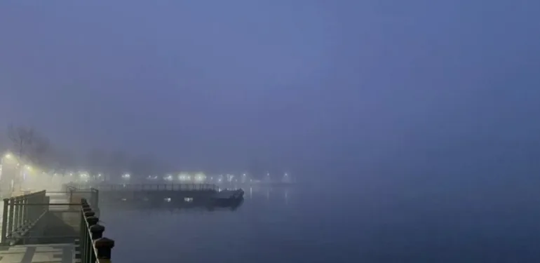 İstanbul Boğazı'nda sis etkili oldu! Gemi trafiği askıya alındı