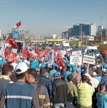 İstanbul'da AYEDAŞ işçileri iş bıraktı Zam talebine karşı eylem başladı