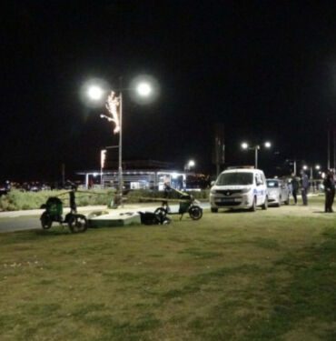 İzmir Kordon'da çimlerde ceset bulundu