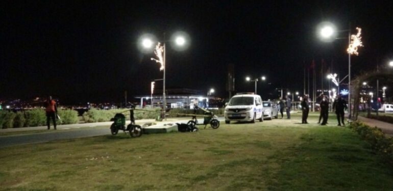 İzmir Kordon'da çimlerde ceset bulundu