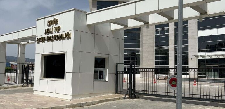İzmir'de sokakta bulunan yağ ve deri parçalarının merdiven altı ameliyat kaynaklı olduğu ortaya çıktı (2)