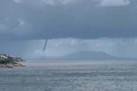 İzmir'in Foça açıklarında hortum korkusu
