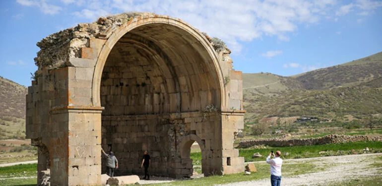 Karaman 'Binbir Kilise' de dini yapılar bulundu