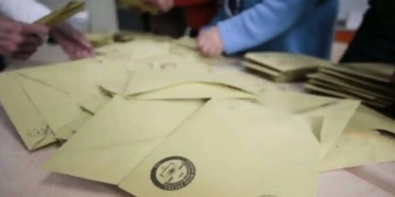 Yılın son anketinde dikkat çeken sonuç: Kararsız seçmenler siyasi partileri geride bıraktı!