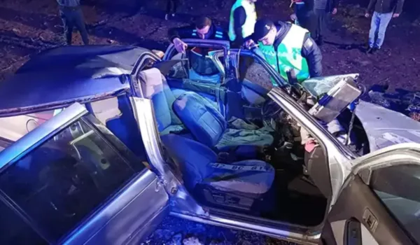 Konya'da 2 otomobil çarpıştı Ölü ve yaralılar var