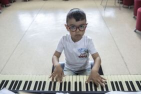 Küçük piyanist Demirhan yeteneğiyle görenleri şaşkına çeviriyor (2)