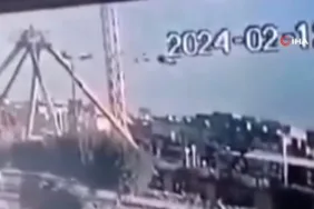 Lunaparkta korku dolu anlar Kemeri açılan çocuk dakikalarca savruldu