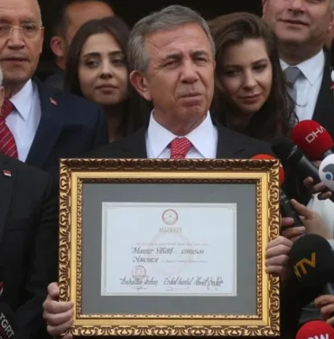 Mansur Yavaş mazbatasını aldı