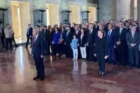 Mansur Yavaş ve CHP'li başkanlar Anıtkabir'de Atatürk'ü andı