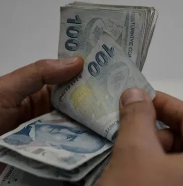 Memur ve emekli maaşları bayram sonrasına kaldı Hazine'den kötü haber geldi