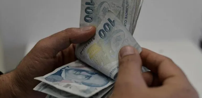 Memur ve emekli maaşları bayram sonrasına kaldı Hazine'den kötü haber geldi