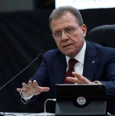Mersin'de kazanan CHP'li başkandan anlamlı çağrı 'Çiçek yerine SMA'lı bebeklere bağış'