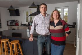 Mutfaklarında tadilat yapan çift, beton zemin altında servet buldu