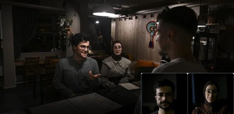 Nadir görülen bu hastalığa iki kardeş de sahip... Gün ışığına hasret kardeşlerin sınır tanımayan eğitim azmi