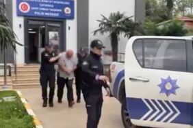 Okul koridorunda öğretmene saldıran veli yakalandı