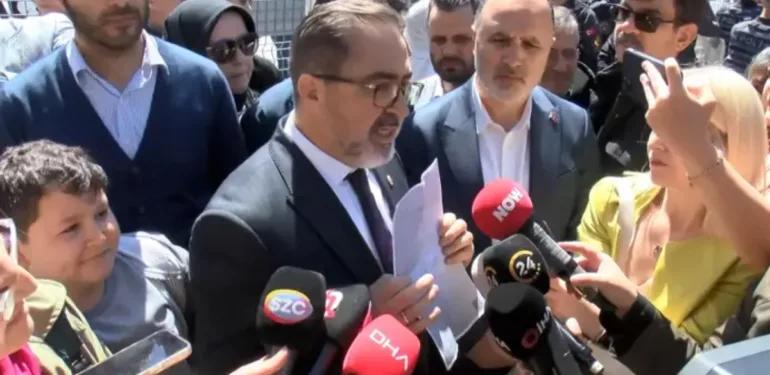 Oy sayımının devam ettiği Gaziosmanpaşa’da rakip adaylardan karşılıklı açıklamalar
