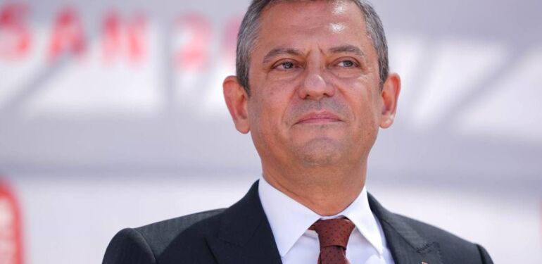 CHP lideri Özel’den, eski genel başkanlara, “özel” telefon!