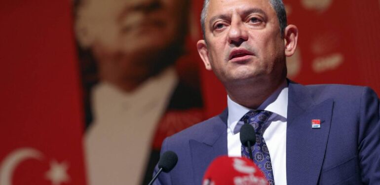 Özgür Özel'den belediye başkanlarına Genel siyasetten uzak durun