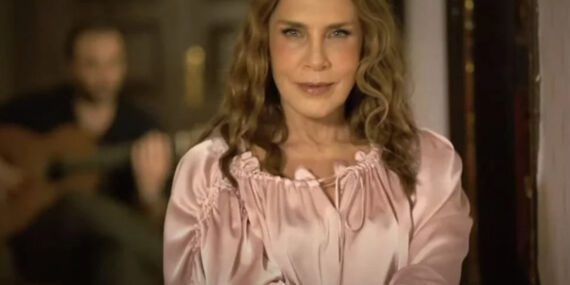 Sertab Erener’den sandık çağrısı: ‘Hadi birisinin lafıyla destan yazalım!’