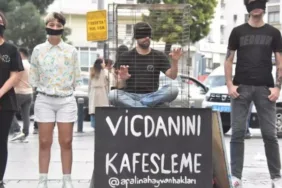 Sokak hayvanlarına şiddete karşı izmir'de 'Kafes' eylemi