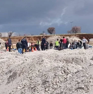 Son dakika... Niğde'de toprak altındaki patates deposu göçtü 2 ölü 4 yaralı