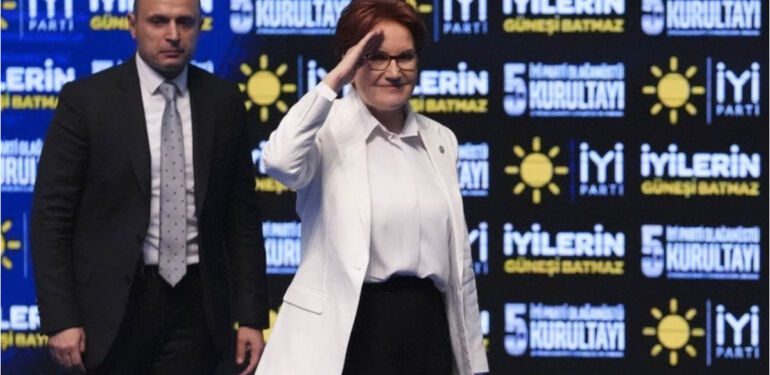 Son kez kürsüde... Meral Akşener'den İYİ Parti kurultayında 'veda' konuşması