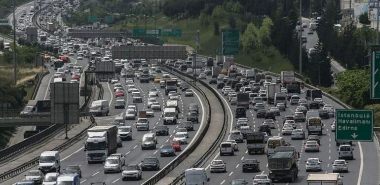Sürücüler dikkat! Valilik uyardı İstanbul'da yarın bazı yollar trafiğe kapatılacak