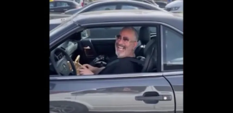 Trafikte Cem Yılmaz'a yöneltilen soru viral oldu 'Araban güzelmiş, ne iş yapıyorsun'