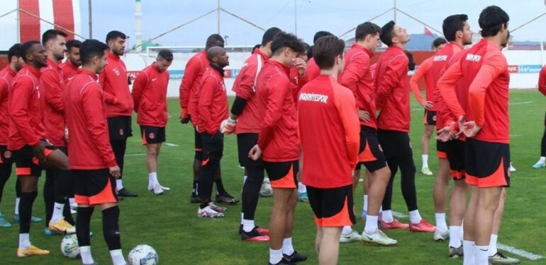 Ümraniyespor - Kocaelispor maçı ne zaman, saat kaçta ve hangi kanalda yayınlanacak