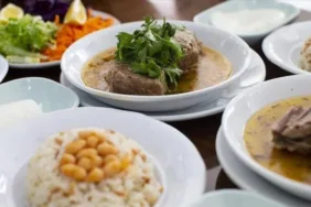 Uzmanı uyardı! Ramazanda uzun süre boş kalan mideye bayramda ani yükleme yapmayın