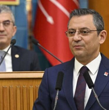 Yerel seçim zaferinden sonra CHP'de ilk grup toplantısı CHP hiçbirimizin tapulu malı değildir!