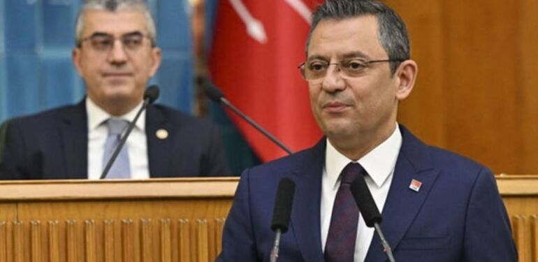 Yerel seçim zaferinden sonra CHP'de ilk grup toplantısı CHP hiçbirimizin tapulu malı değildir!