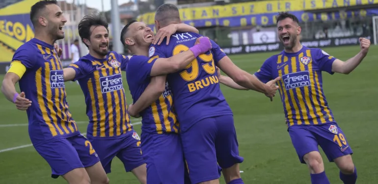 Eyüpspor, ligi galibiyetle tamamladı!