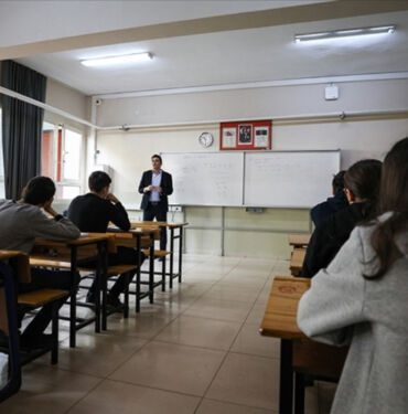 20 bin sözleşmeli öğretmen ataması için başvurular başladı