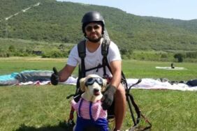 4 yıldır sahiplendiği 'Badem' adlı köpeğiyle uçuyor