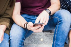 4600 telefon satın alıp 4 ayda 415 bin dolar kazandı