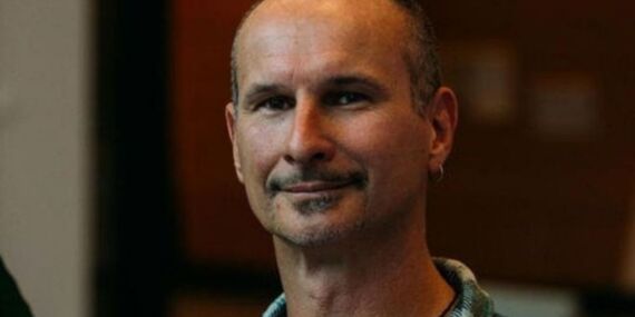 55 yıldır yaşadığı ülkesinde vatandaş olmadığını öğrendi