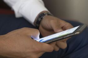 70 Yaşındaki Kişiyi sahte polis numarasıyla dolandırdılar