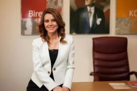 Adliyeye götürülen Seçil Erzan’ın aracı kaza yaptı