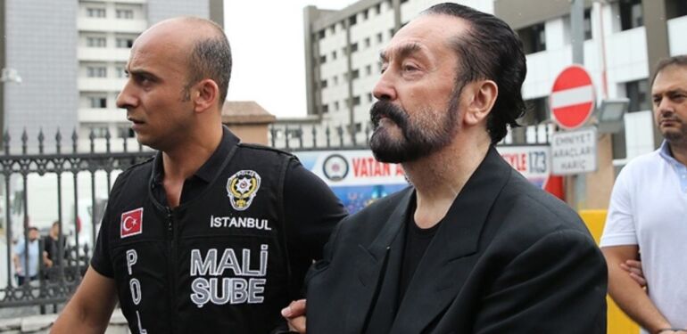 Sosyal medyaya Adnan Oktar soruşturması: Yüzlerce hesaba erişim engeli getirildi!