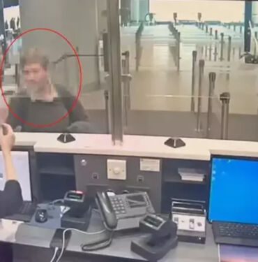 Amerikalı Profesöre İstanbul Havalimanı'nda gözaltı!