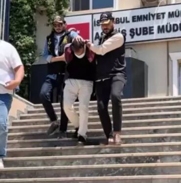 Bayrampaşa'da dehşet Eşini ve kızını öldürdü!