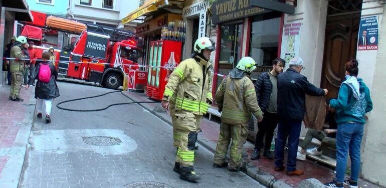 Beyoğlu’nda apart otelde yangın çıktı