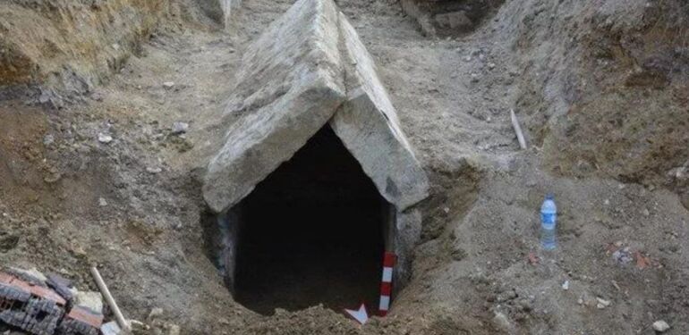 Bolu'da su deposu kazısında Bizans dönemine ait mezar bulundu